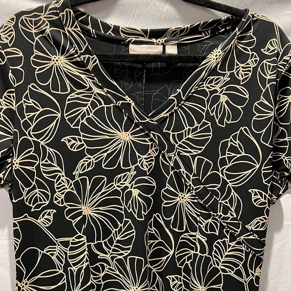 Black dress with gold flower pattern - Picture 3 of 3